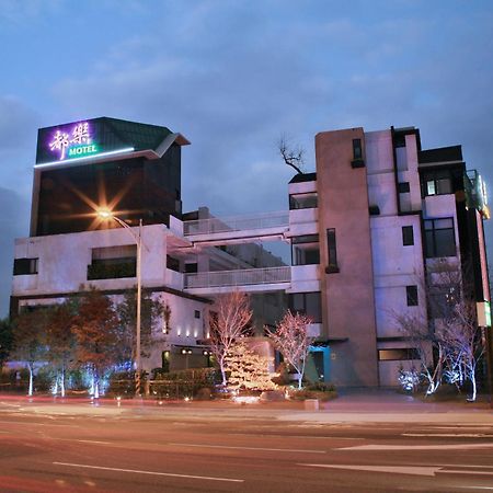 Doule Motel Taichung Buitenkant foto