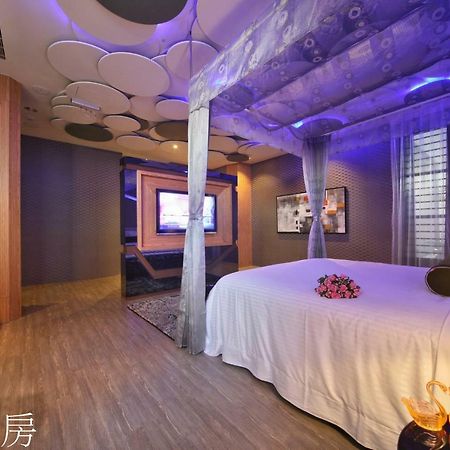 Doule Motel Taichung Buitenkant foto