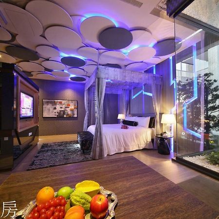 Doule Motel Taichung Buitenkant foto