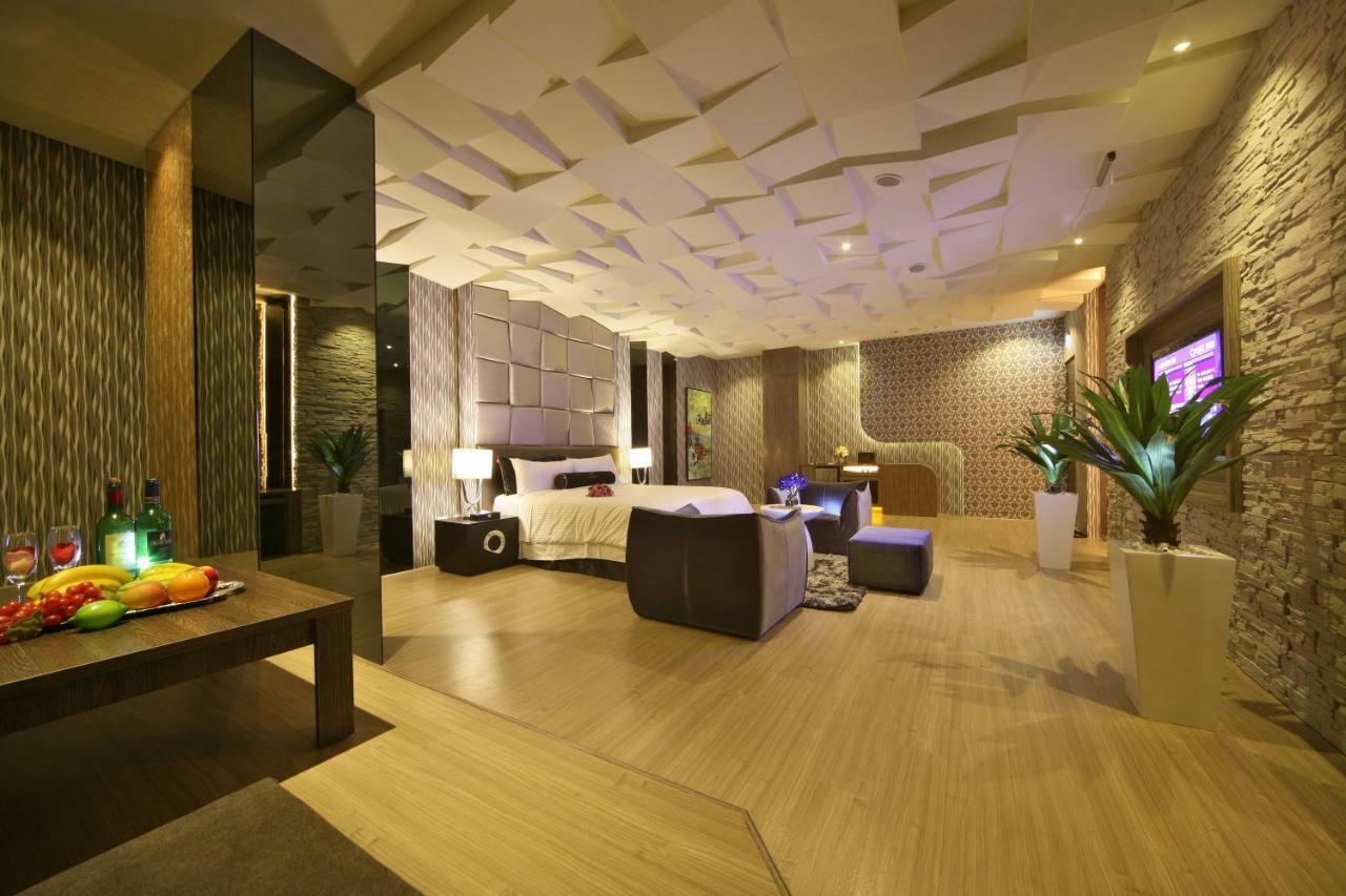 Doule Motel Taichung Buitenkant foto