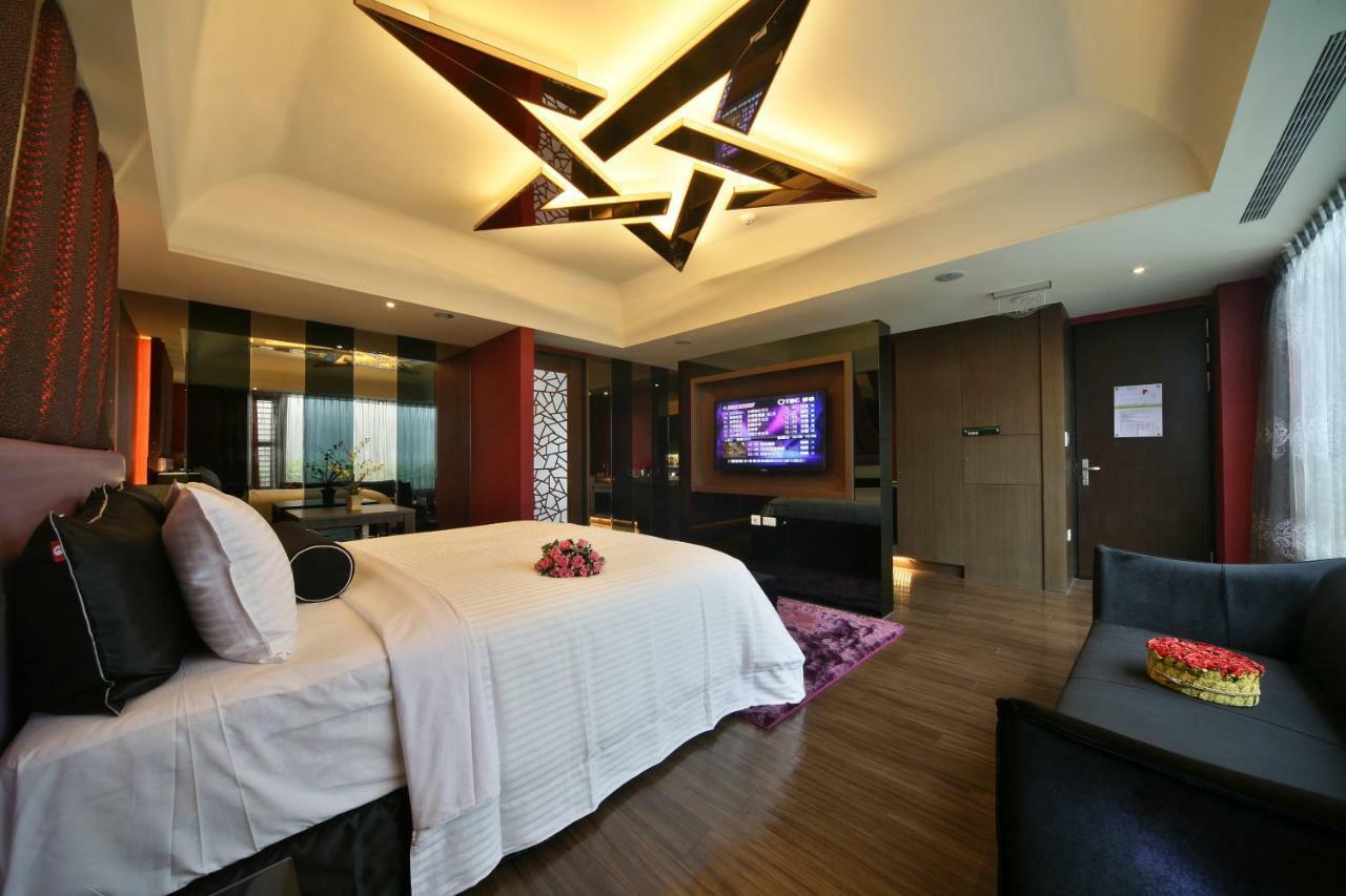 Doule Motel Taichung Buitenkant foto