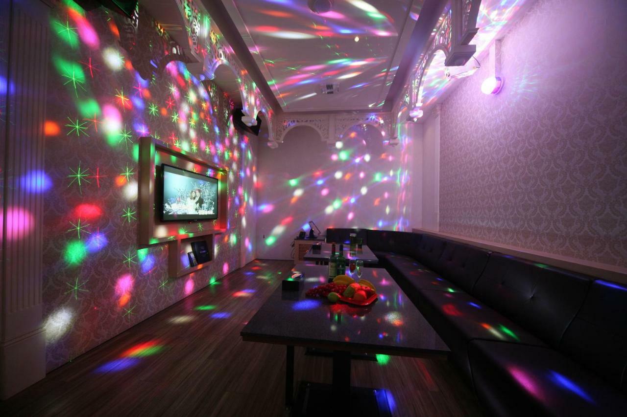 Doule Motel Taichung Buitenkant foto