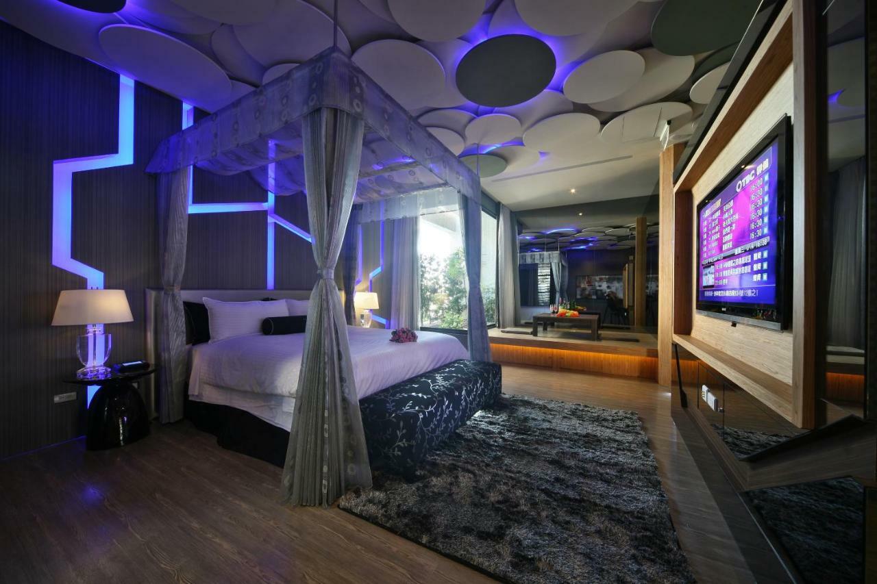Doule Motel Taichung Buitenkant foto