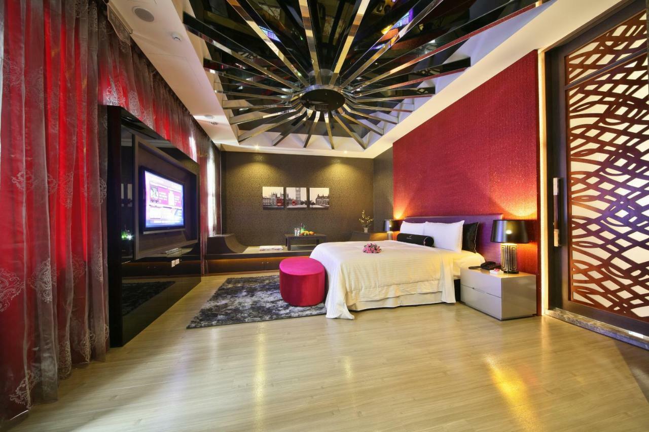 Doule Motel Taichung Buitenkant foto