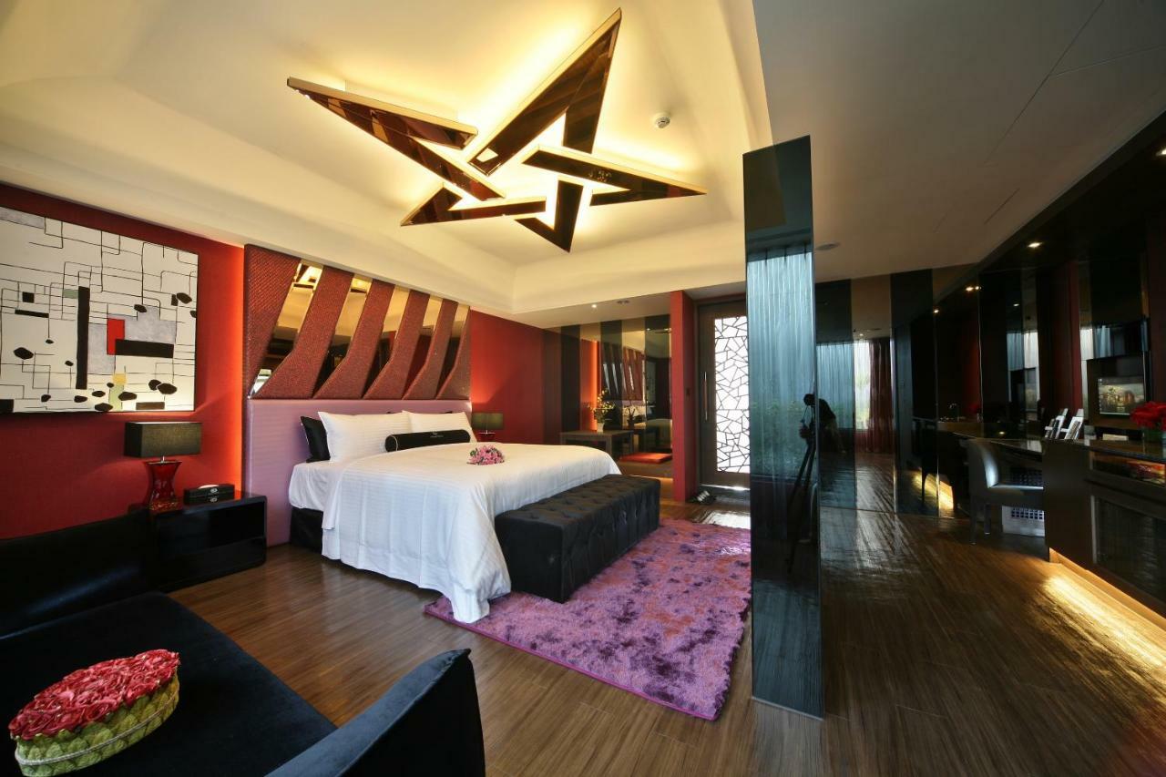 Doule Motel Taichung Buitenkant foto