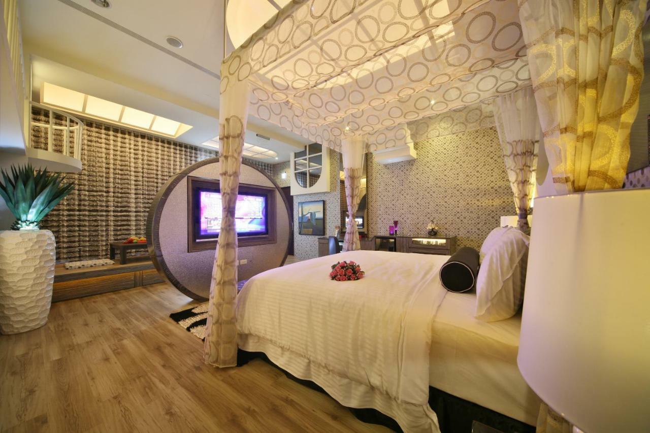 Doule Motel Taichung Buitenkant foto