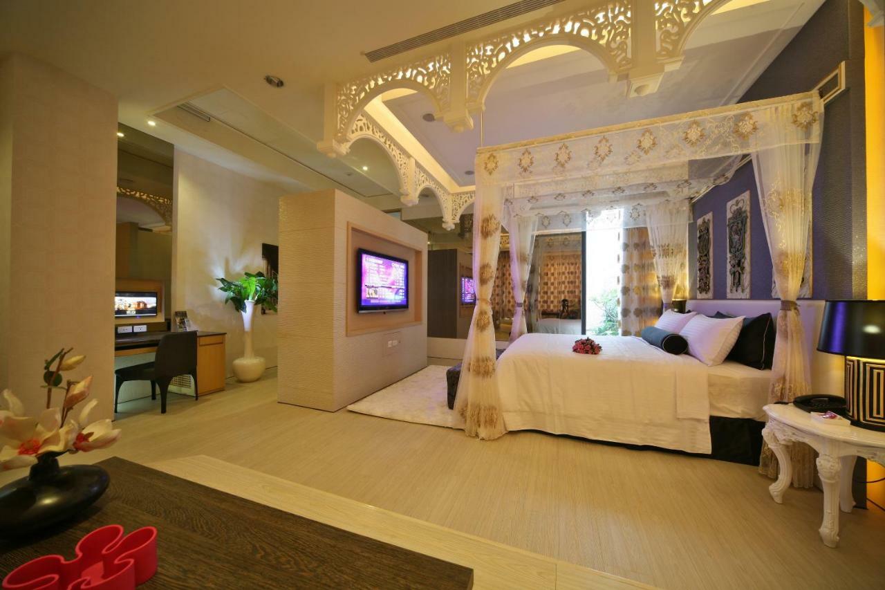Doule Motel Taichung Buitenkant foto