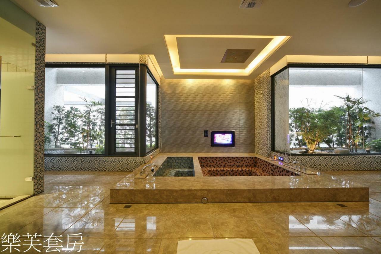 Doule Motel Taichung Buitenkant foto
