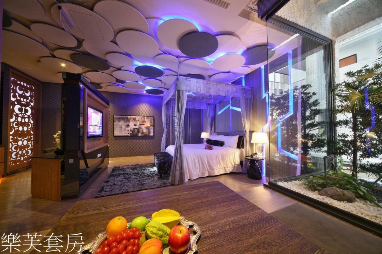 Doule Motel Taichung Buitenkant foto