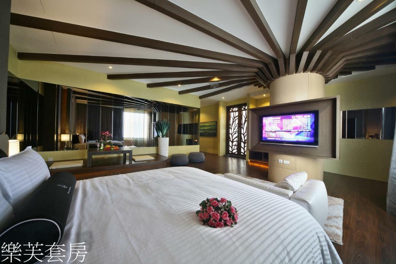 Doule Motel Taichung Buitenkant foto