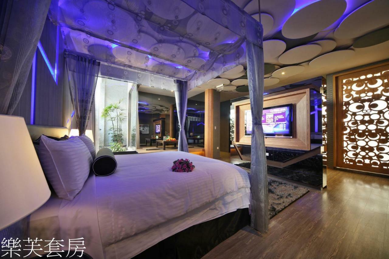 Doule Motel Taichung Buitenkant foto