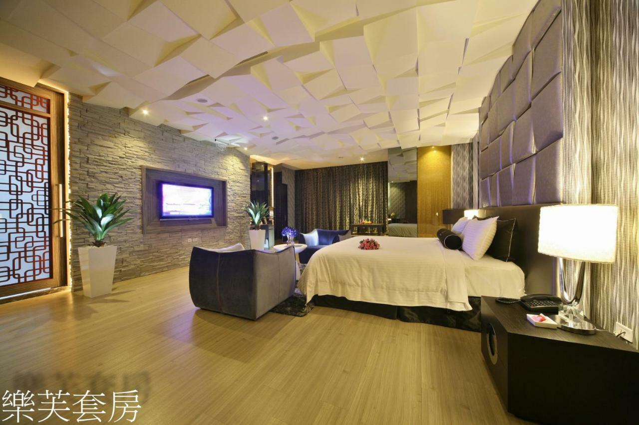 Doule Motel Taichung Buitenkant foto