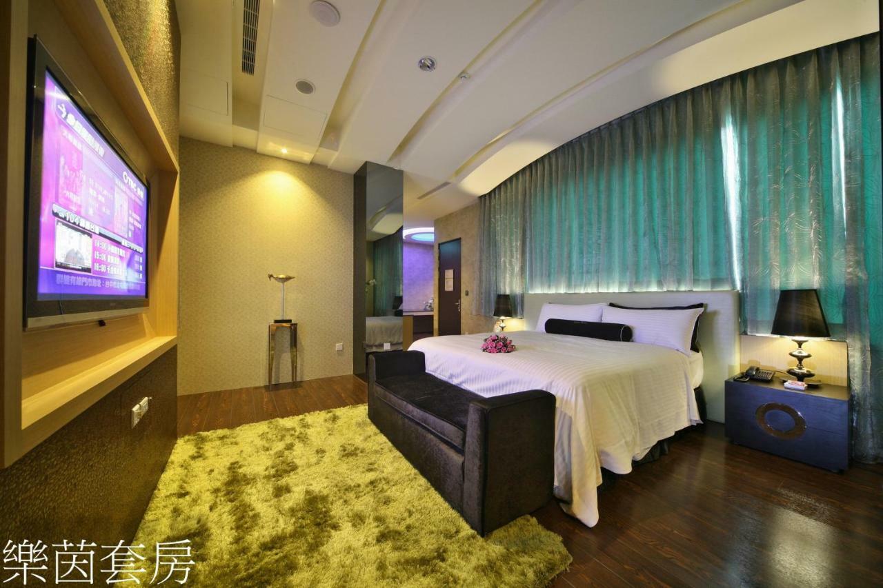 Doule Motel Taichung Buitenkant foto