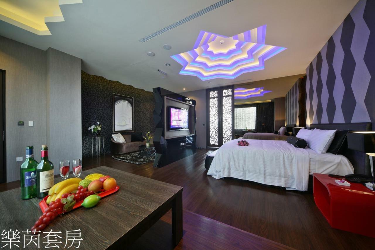 Doule Motel Taichung Buitenkant foto