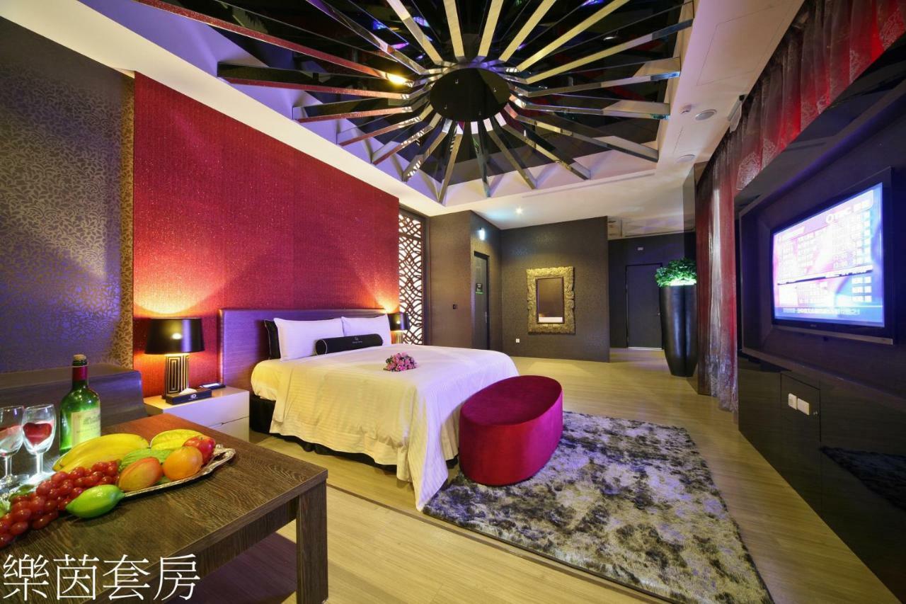 Doule Motel Taichung Buitenkant foto