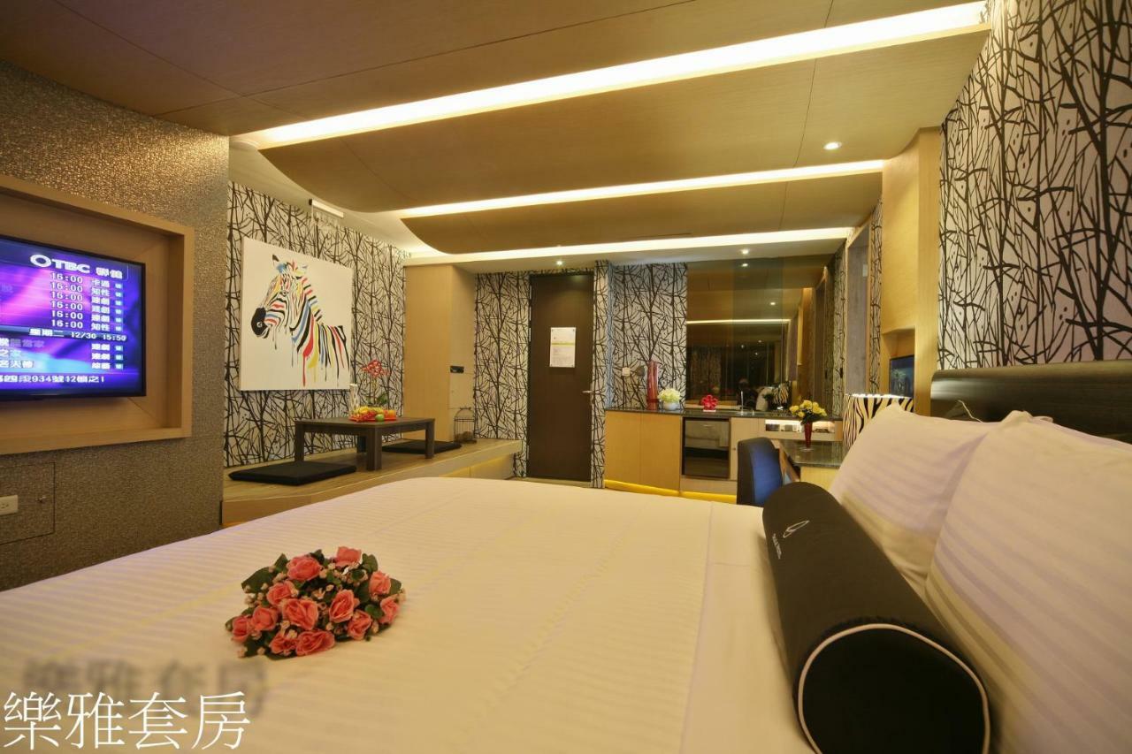 Doule Motel Taichung Buitenkant foto