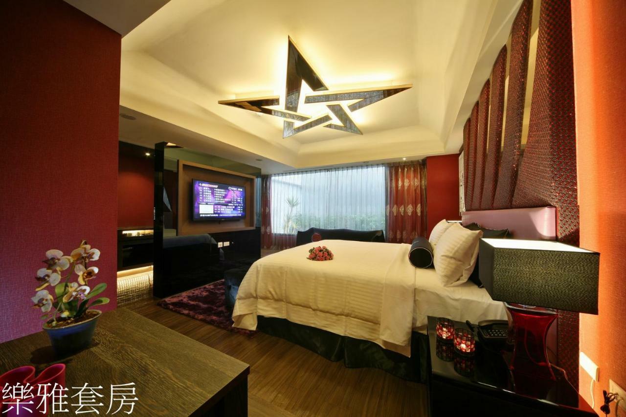 Doule Motel Taichung Buitenkant foto
