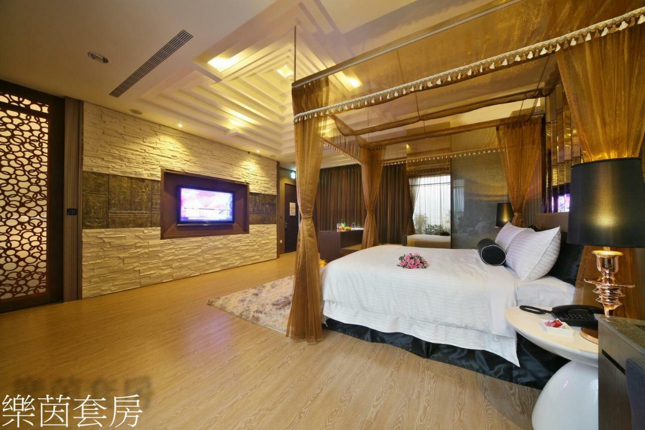 Doule Motel Taichung Buitenkant foto