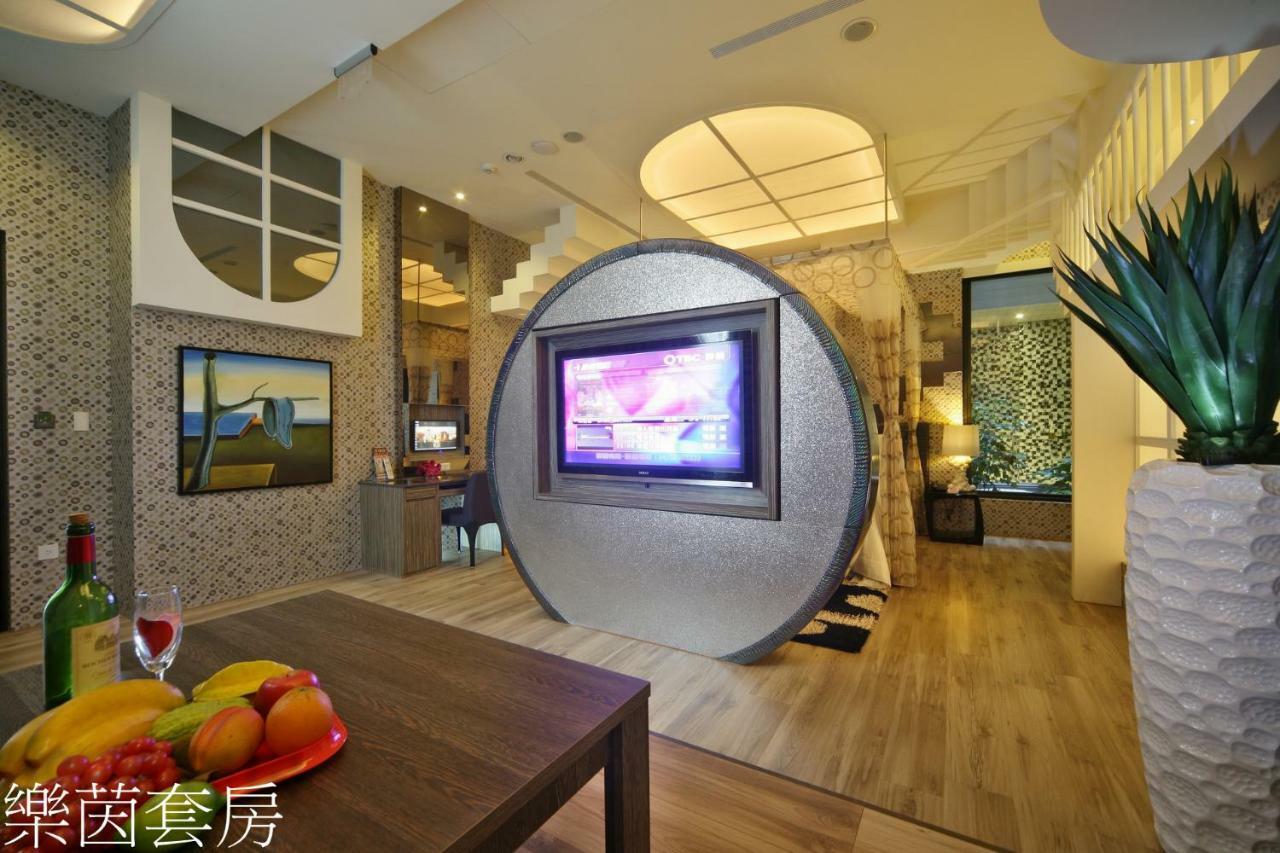Doule Motel Taichung Buitenkant foto