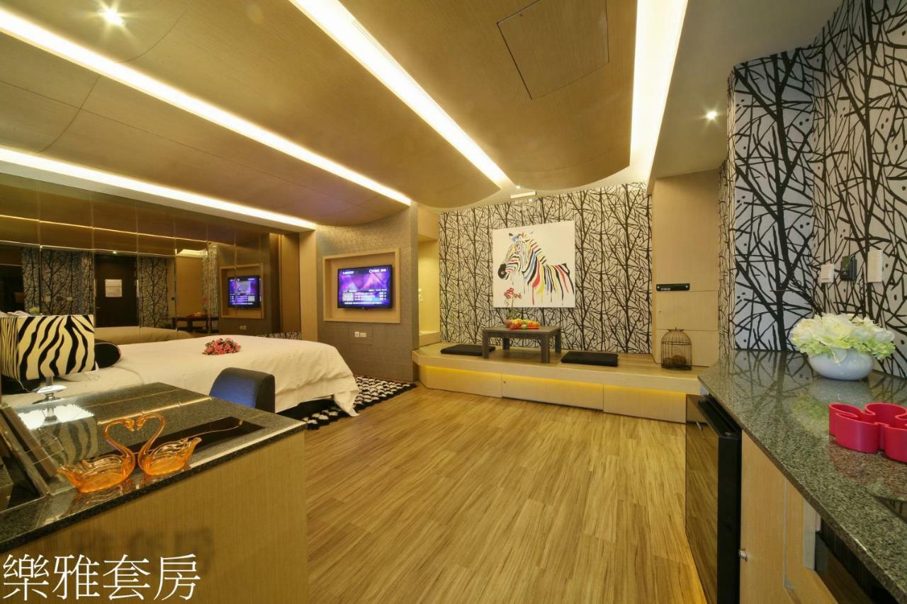 Doule Motel Taichung Buitenkant foto