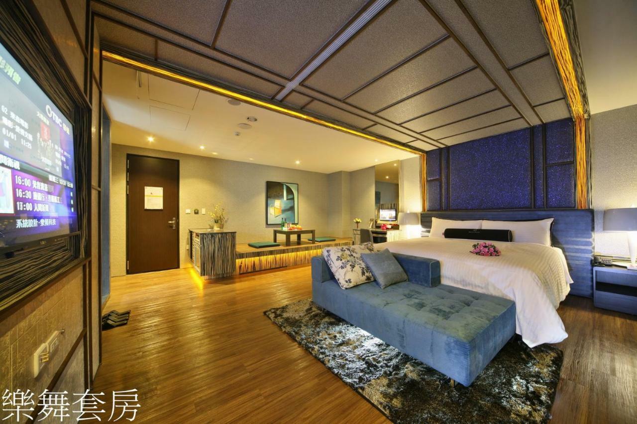 Doule Motel Taichung Buitenkant foto