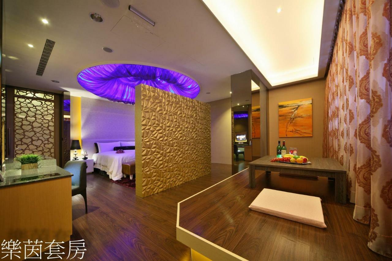 Doule Motel Taichung Buitenkant foto
