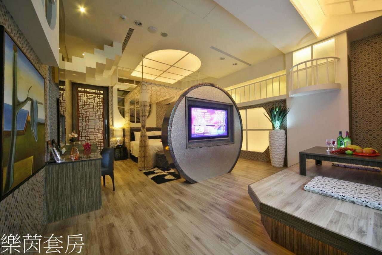 Doule Motel Taichung Buitenkant foto