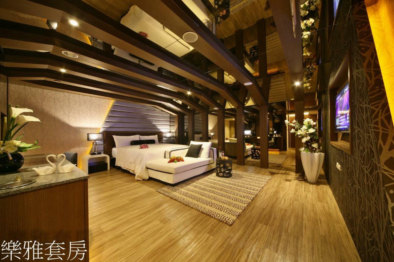 Doule Motel Taichung Buitenkant foto
