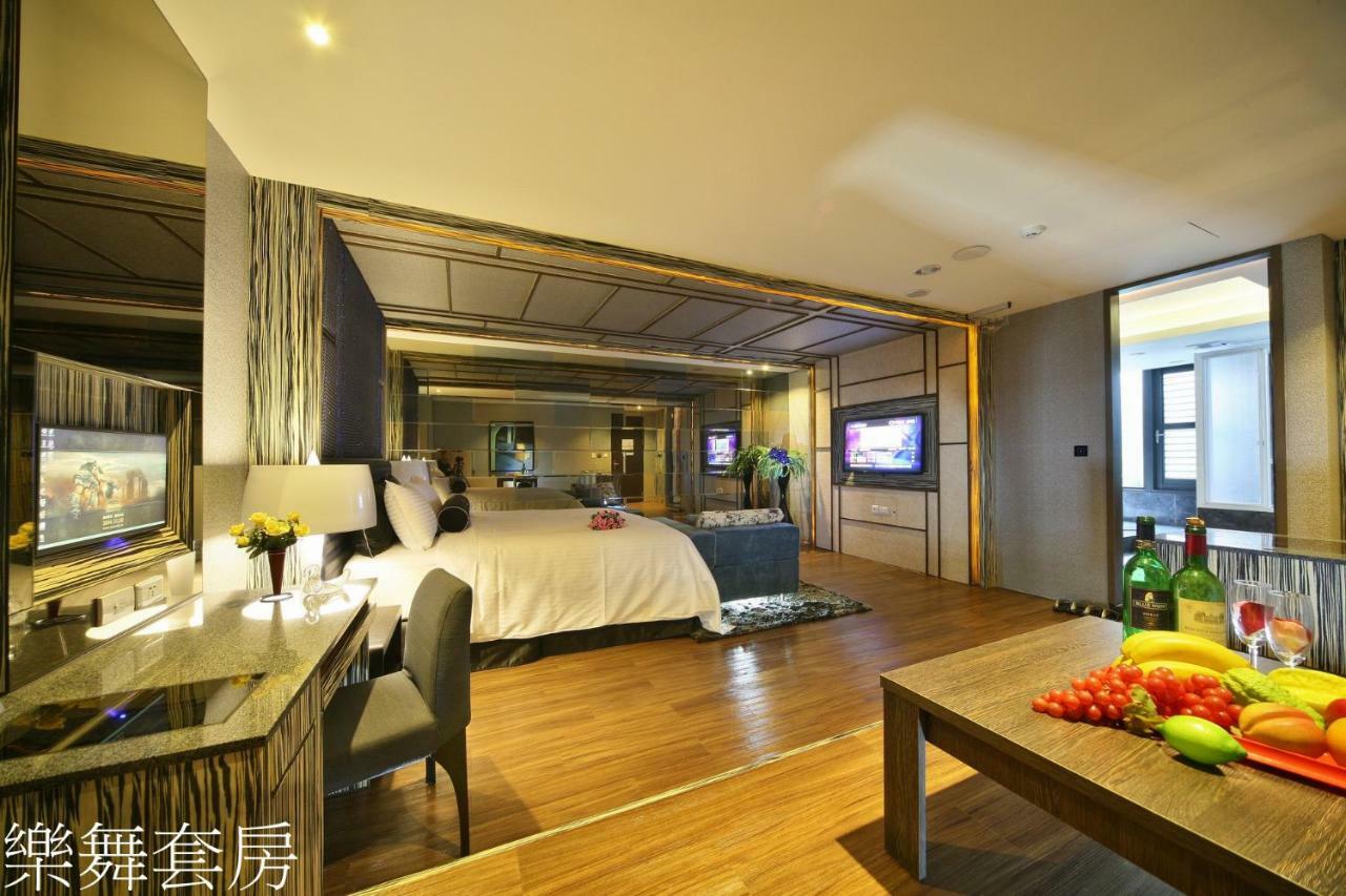 Doule Motel Taichung Buitenkant foto