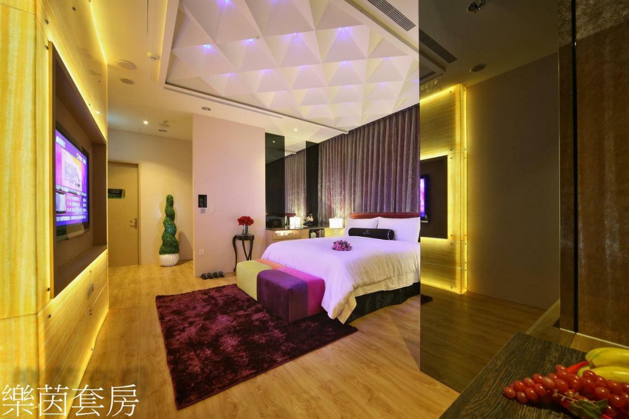 Doule Motel Taichung Buitenkant foto