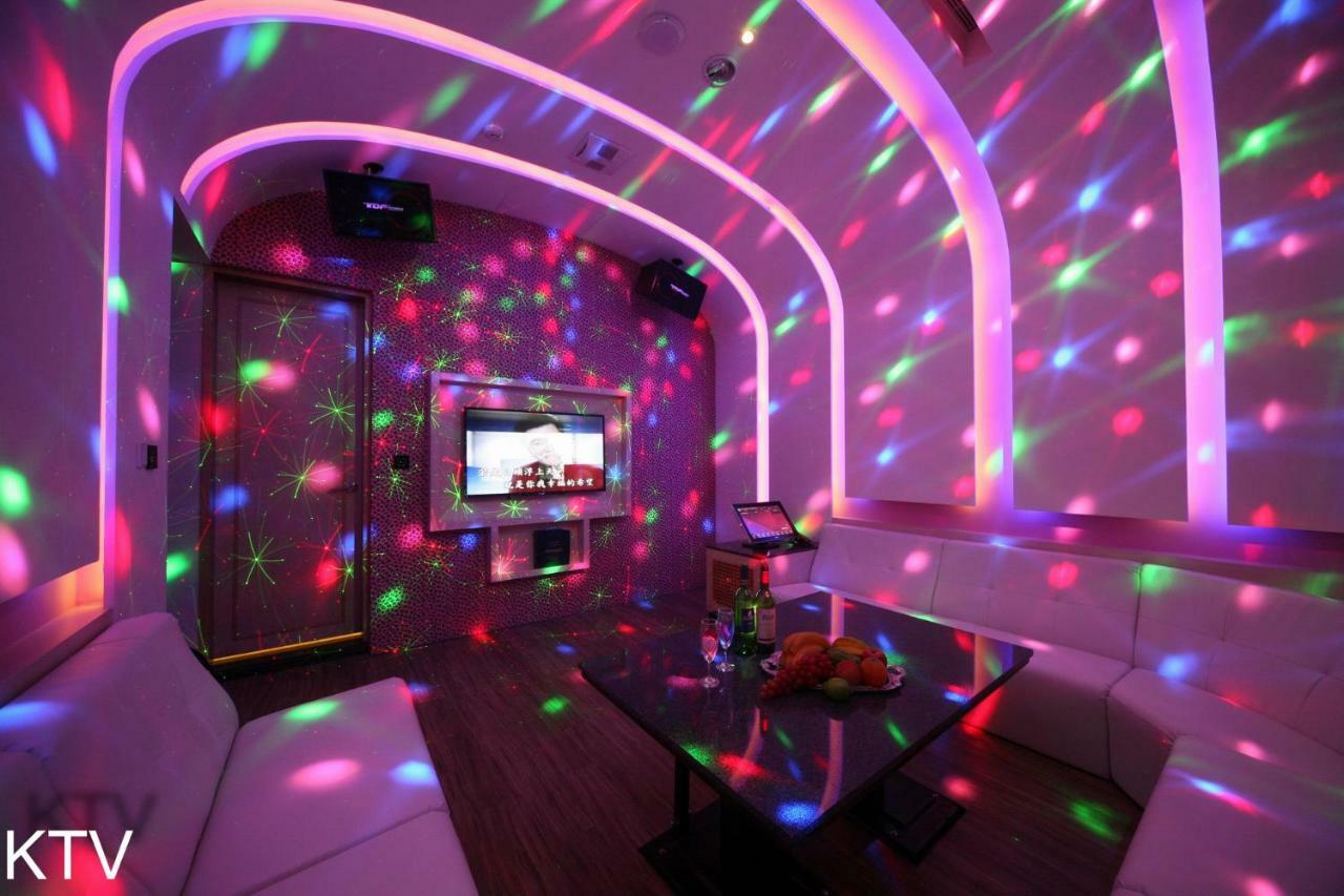 Doule Motel Taichung Buitenkant foto