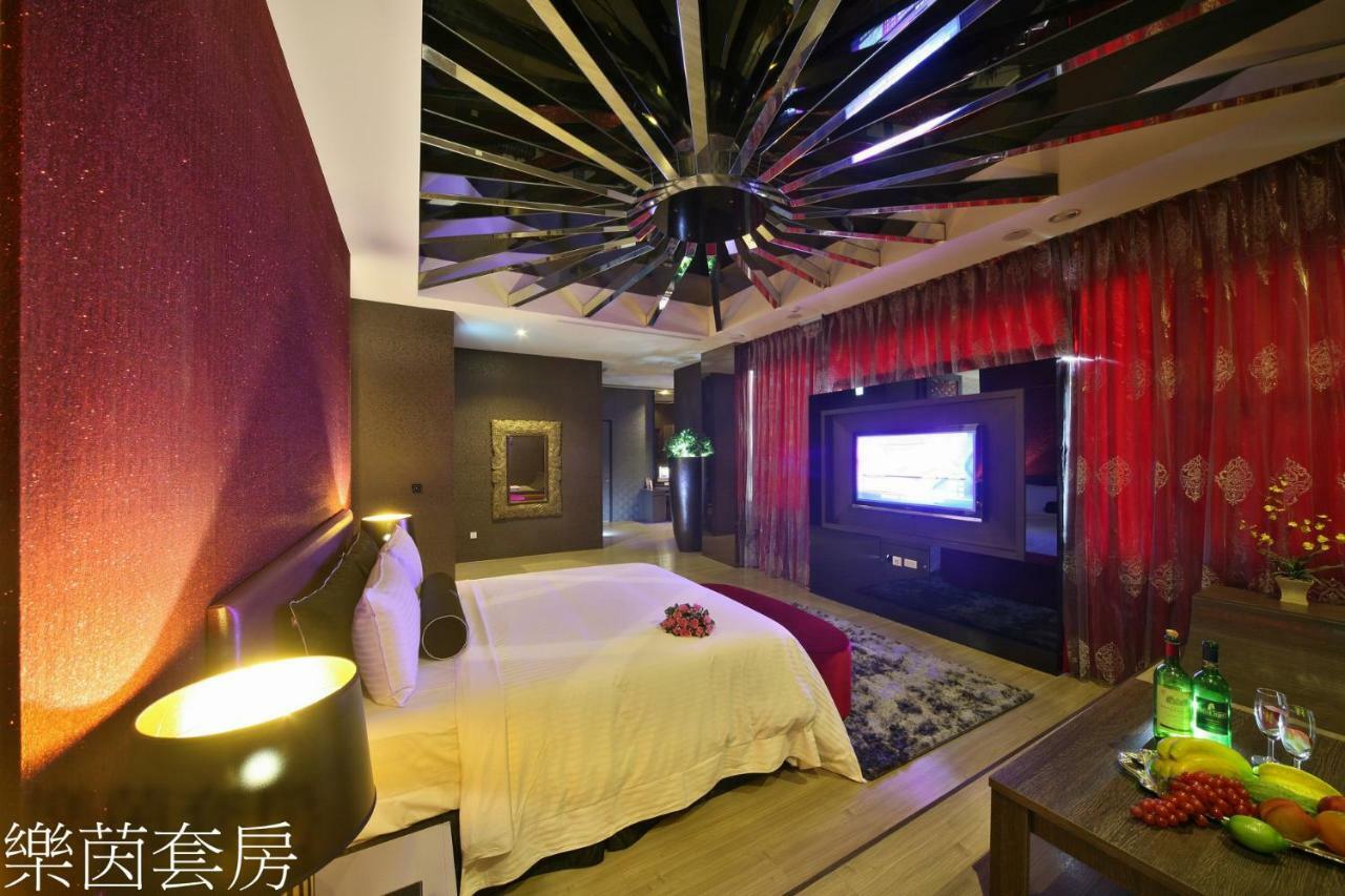 Doule Motel Taichung Buitenkant foto