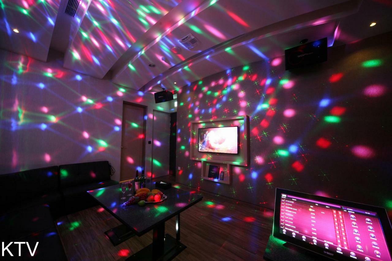 Doule Motel Taichung Buitenkant foto