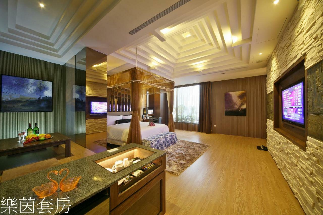 Doule Motel Taichung Buitenkant foto