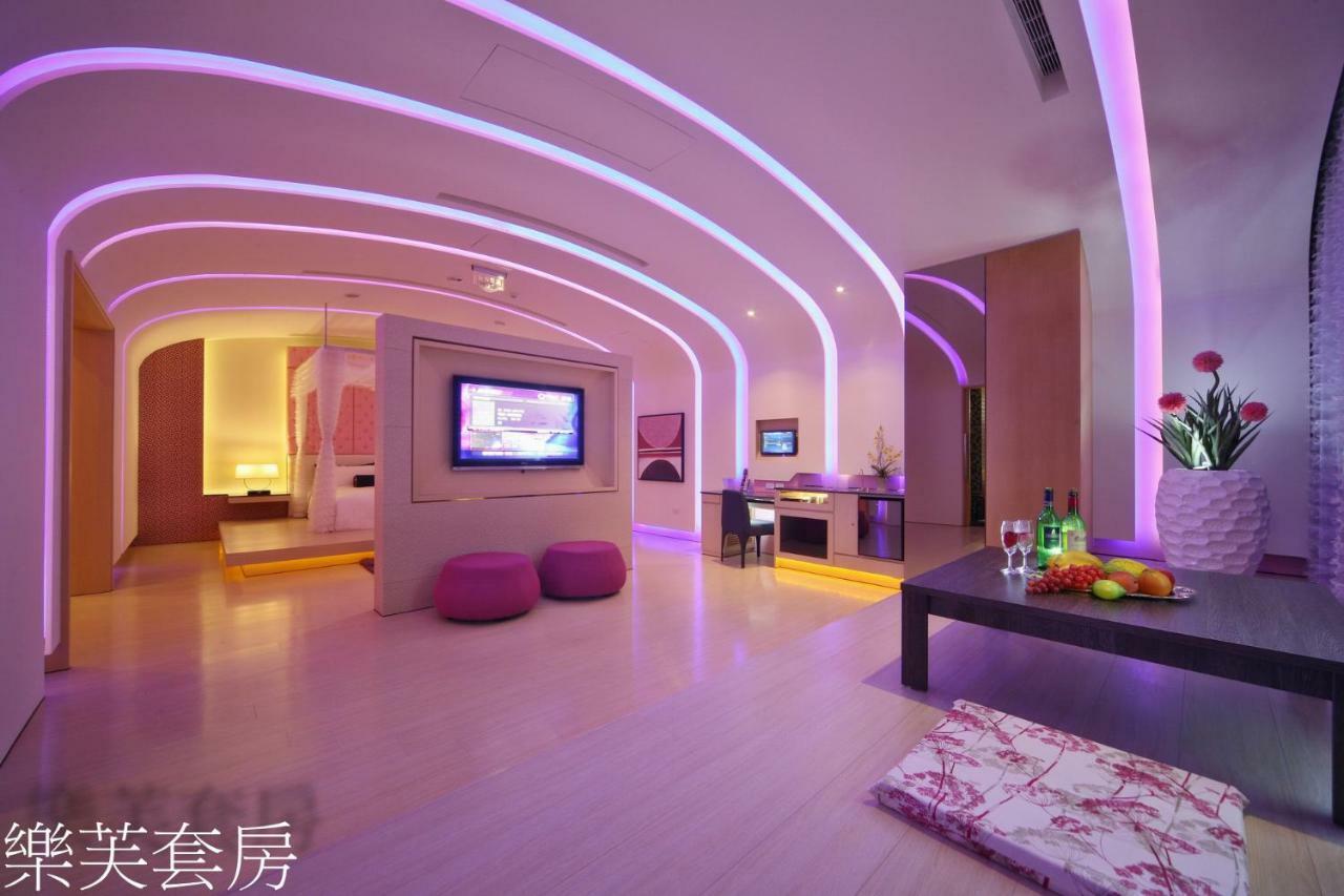 Doule Motel Taichung Buitenkant foto