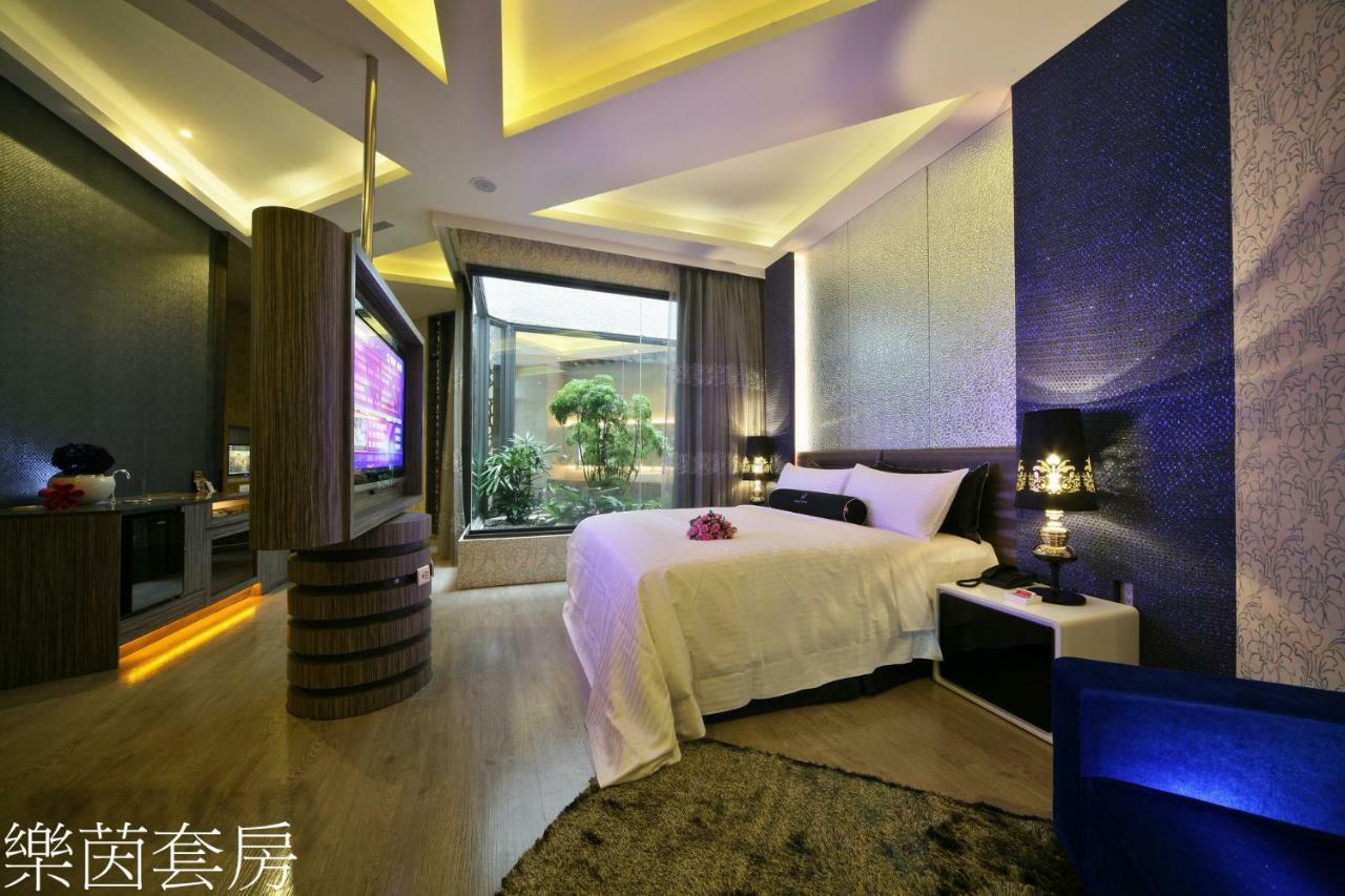 Doule Motel Taichung Buitenkant foto